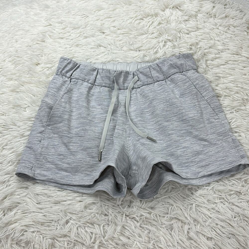 Lululemon On The Fly Short *2.5" Wee Are From Space Nimbus Battleship